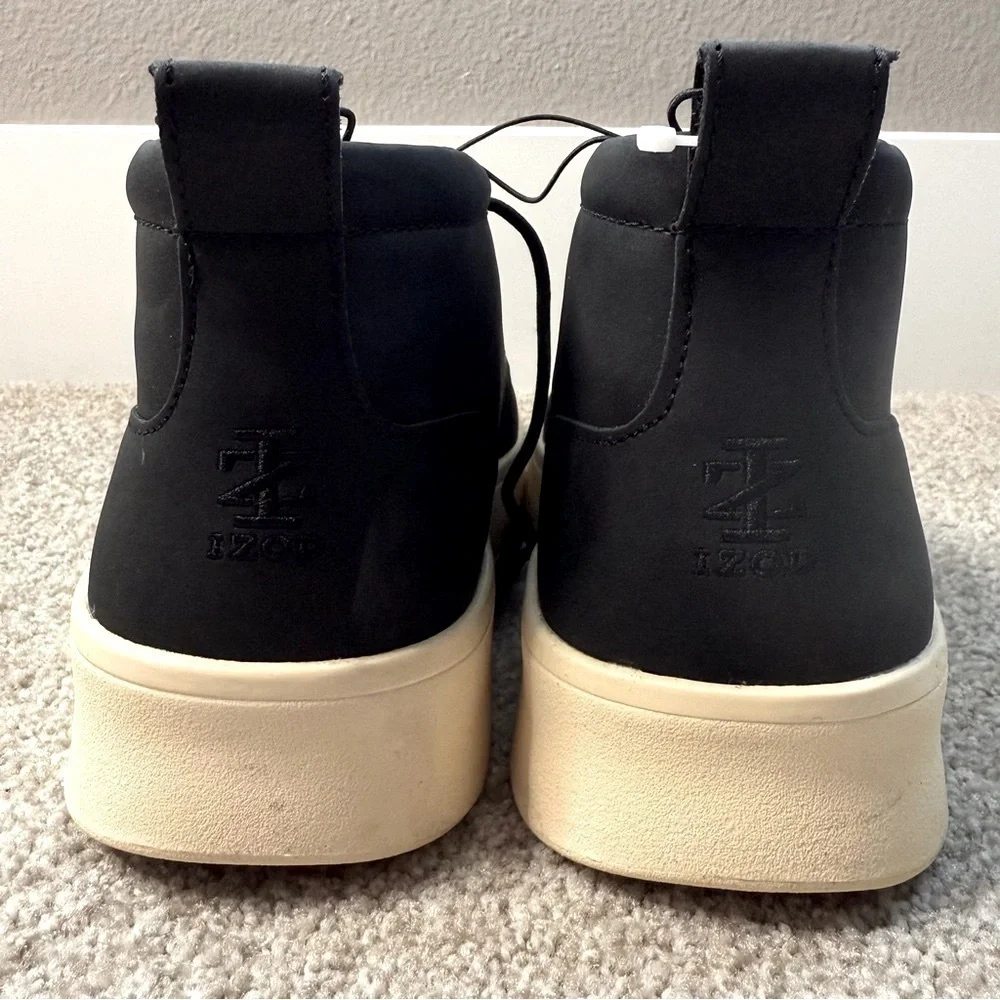 NWB IZOD men’s Palmer black/ cream chukka shoes size 9
